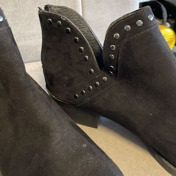 Size 11 Booties Black Carlos by Santana silver studs zipper back low heel - Picture 2 of 10